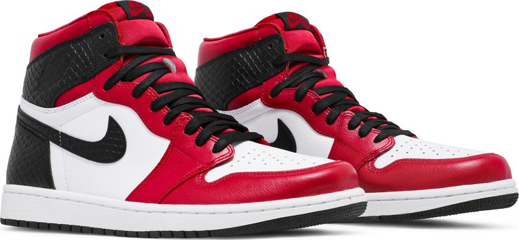 Wmns Air Jordan 1 Retro High OG &